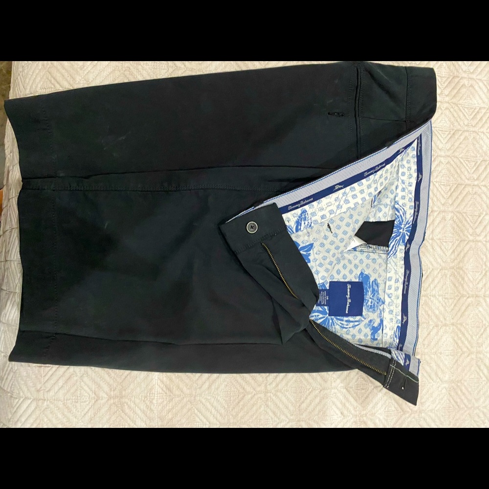 Men’s Cargo shorts by Tommy Bahama.